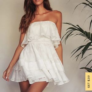 True Lover White Burnout Floral Ruffled
Strapless Mini Dress, size Large